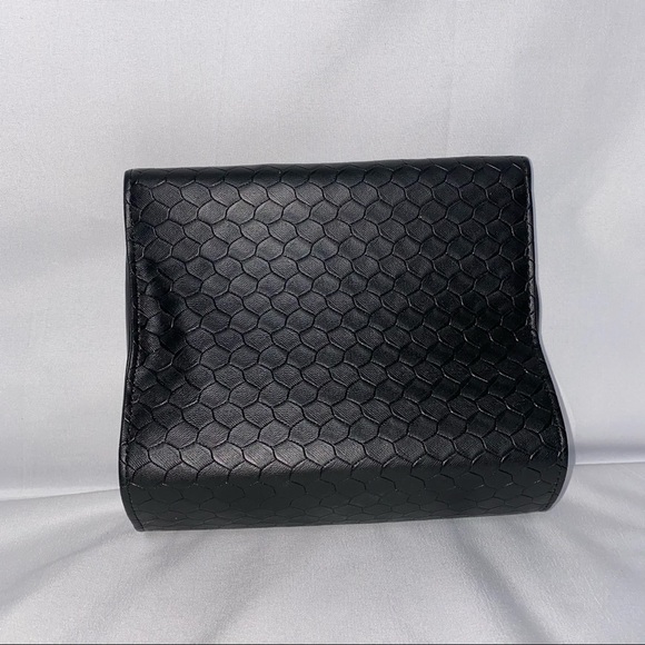 Textured Black & Gold Large Flap Chain Strap Bag - Picture 5 of 8